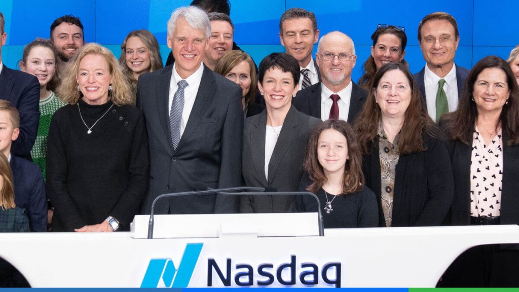 Dawn Cannon with the FinWise team at Nasdaq in New York City